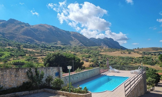 Caccamo Villa | Homerez - Hermosa Villa en Caccamo con Piscina Privada