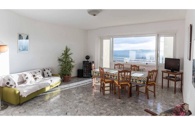Recanati Old Town Apartamento | Homerez - Apartamento a 8 km de la playa para 11 pers. con jardín en Recanati