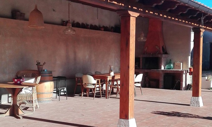 Peral de Arlanza Casa | Homerez - Grande casa para 9 pers. con jardín y terraza en Peral de Arlanza