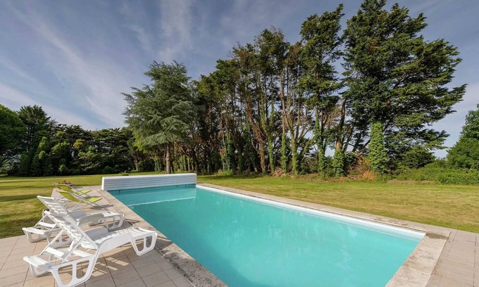 Concarneau Villa | Homerez - Big villa 4 km away from the beach for 12 ppl. with swimming-pool