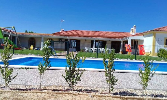 Grandola Villa | Homerez - Grande villa para 10 pers. con piscina y terraza en Grândola
