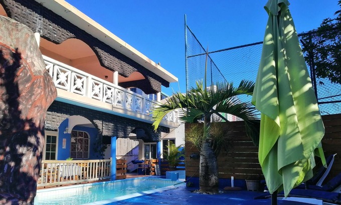 Belle Mare Villa | Homerez - Villa a 500 m de la playa para 30 pers. con piscina en Quatre Cocos