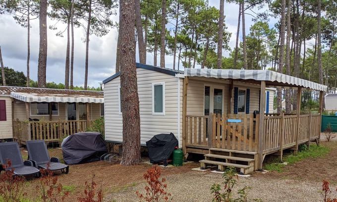 Saint-Julien-en-Born Casa | Homerez - Bonito bungaló a 4 km de la playa para 6 pers. con piscina compartida
