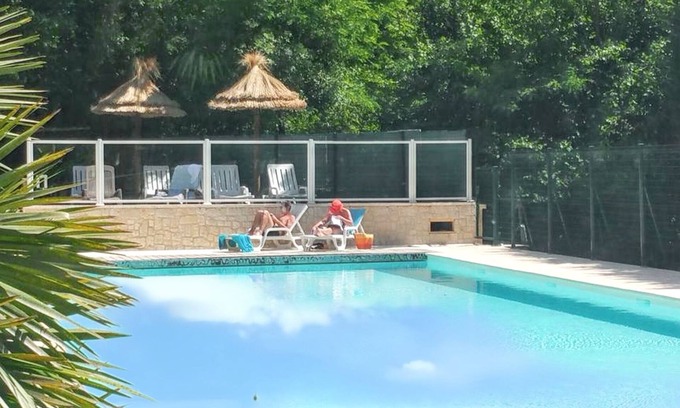 Saint-Jean-du-Gard Chalet De Esquí | Homerez - Chalet con Piscina en Saint-Jean-du-Gard