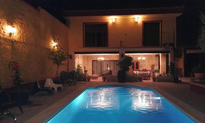 Alcázar de San Juan Chalet De Esquí | Homerez - Chalet in Cinco Casas