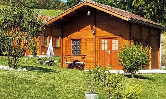 Dausse Chalet De Esquí | Homerez - Chalet en Dausse con piscina