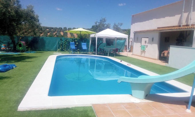 Los Agustines Casa | Homerez - Casa encantadora con piscina en Montilla