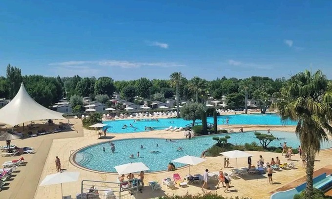 Vias Casa | Homerez - Encantador bungalow cerca de Vias con piscina compartida
