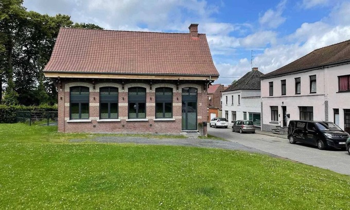 Honnelles Chalet De Esquí | Homerez - Chalet encantador en Roisin