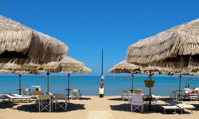Pineta Apartamento | Homerez - Charming Flat Lungomare 85 sqm