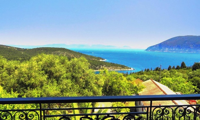 Evreti Casa | Homerez - Casa encantadora Evreti, vista al mar y montaña