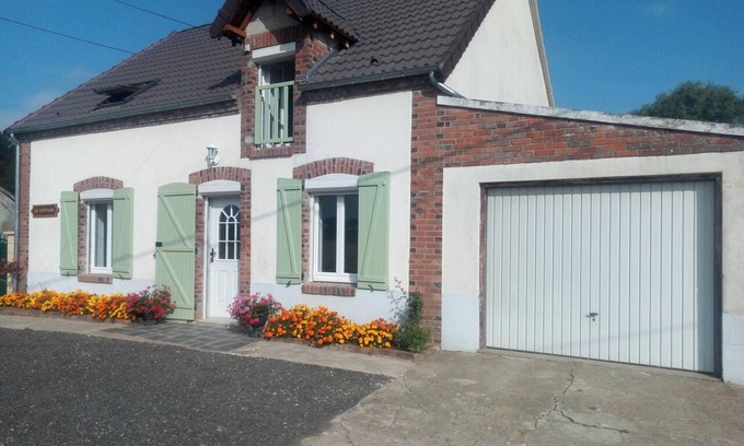 Bleneau Casa | Homerez - Casa encantadora en Bléneau con jardín y comodidades modernas