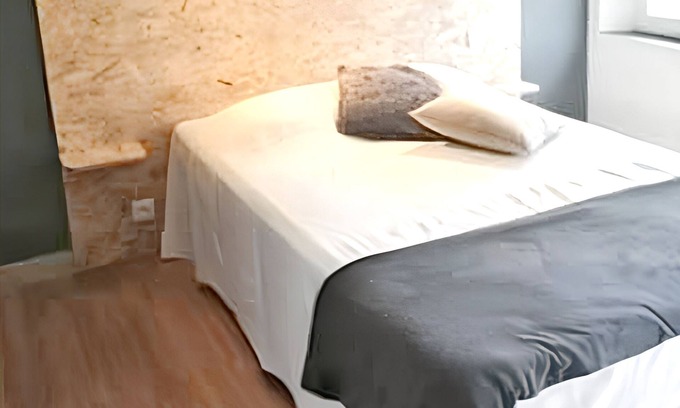 Serignan Casa | Homerez - Casa con Encanto en Vendres con Jardín Cerrado
