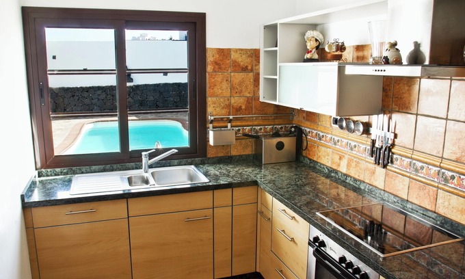 Tajaste Casa | Homerez - Casa encantadora en Tinajo con piscina privada