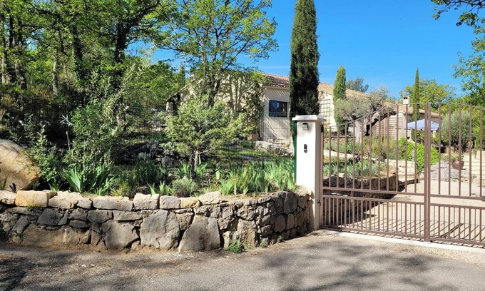 Mons Casa | Homerez - Charming House in Mons with Shared Pool