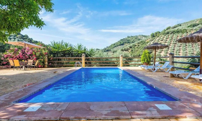 Montefrio Villa | Homerez - Encantadora Villa en Montefrío con Piscina Privada