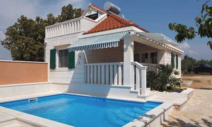 Pucisca Villa | Homerez - Villa encantadora en Pučišća con Piscina privada