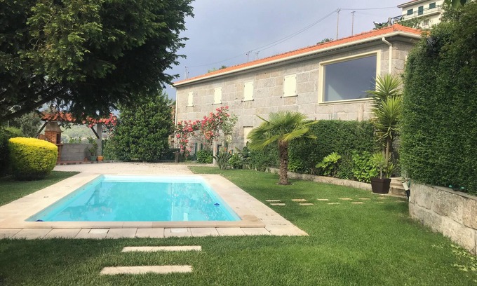 Resende Villa | Homerez - Encantadora Villa en Resende con Piscina Privada