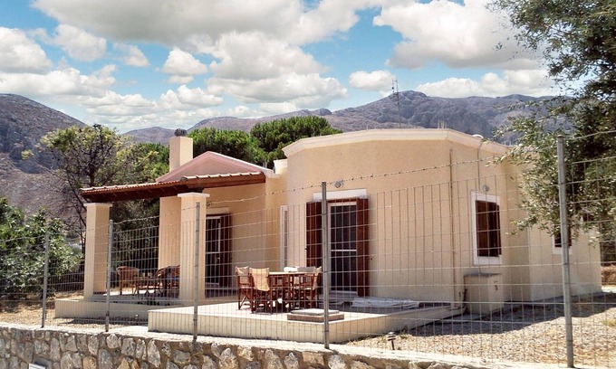 Kalymnos Villa | Homerez - Villa elegante en Kalymnos con vista a la montaña