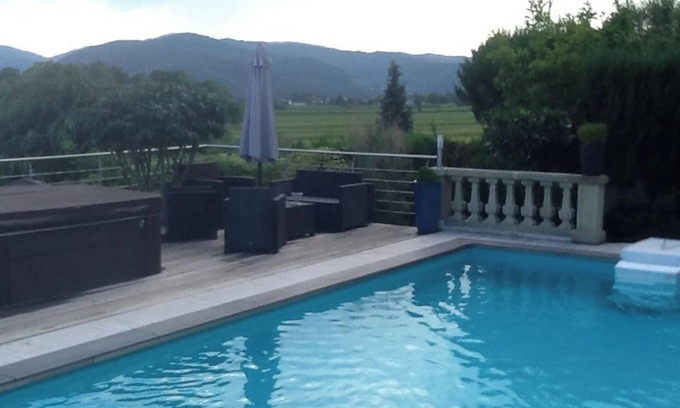 Walbach Casa | Homerez - Casa cómoda en Walbach con piscina privada