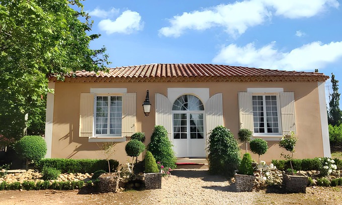 Arles Casa | Homerez - Casa acogedora en Arles con jardín y estacionamiento privado