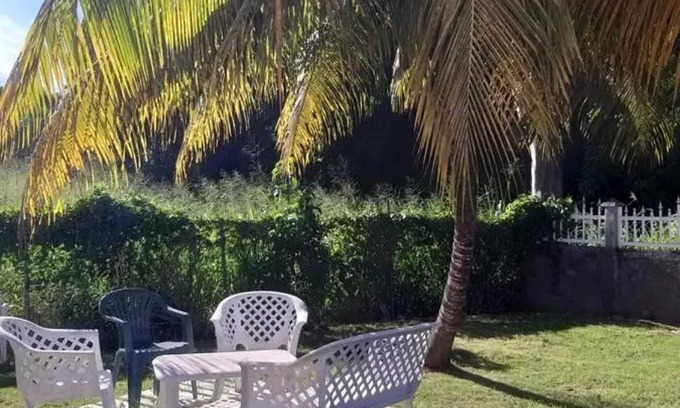 L'Houezel Casa | Homerez - Acogedora casa con terraza en Le Gosier 40 m²
