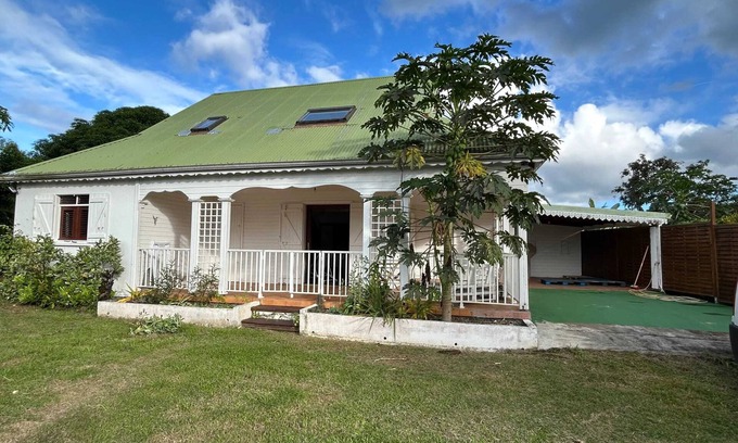 Lamentin Casa | Homerez - Casa acogedora con jardín en Lamentin