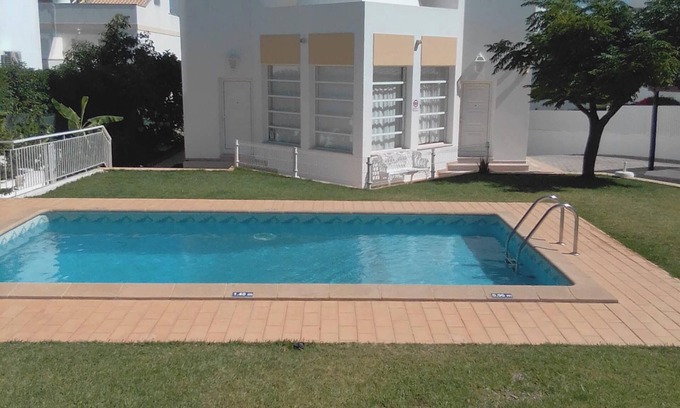 Vale de Carro Villa | Homerez - Villa elegante en Albufeira con piscina privada.