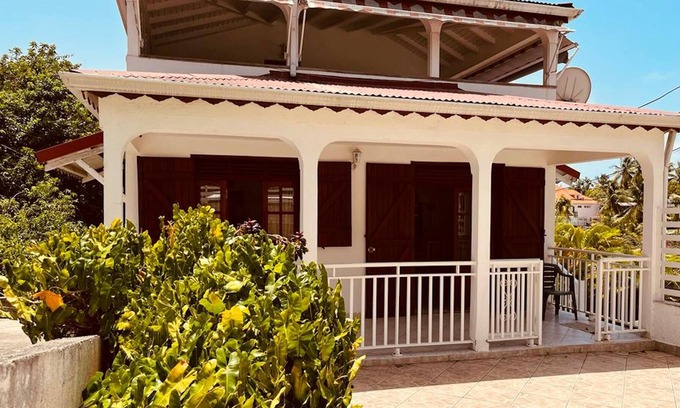Perinet Villa | Homerez - Villa a 2 km de la playa para 6 pers. con vistas al mar en Le Gosier
