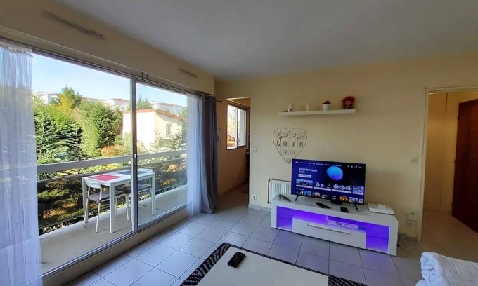 Les Pavillons-sous-Bois Apartamento | Homerez - Apto. Pavillons-sous-Bois