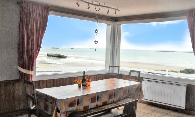 Arromanches-les-Bains Casa | Homerez - Casa en Arromanches-les-Bains