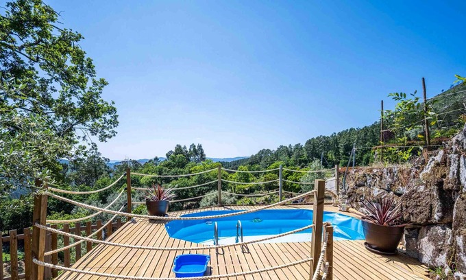 Mondim de Basto Casa | Homerez - Bonita casa para 2 pers. con piscina compartida en Vilar de Ferreiros