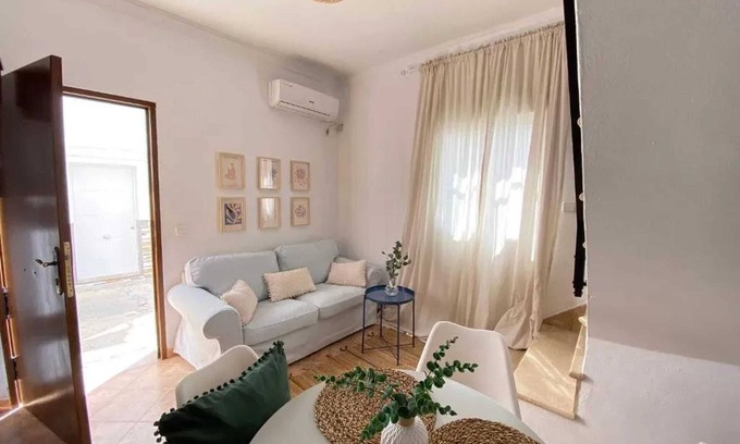 Algodonales Casa | Homerez - Casa en el corazón de Algodonales con terraza y vista a la montaña