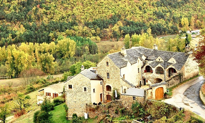 Mostuejouls Casa | Homerez - Casa encantadora con vista a la montaña