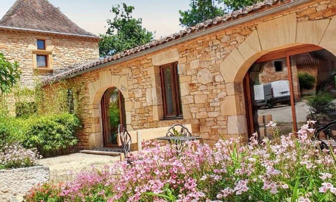Puy-l'Eveque Casa | Homerez - Casa en Puy-l'Évêque con jardín