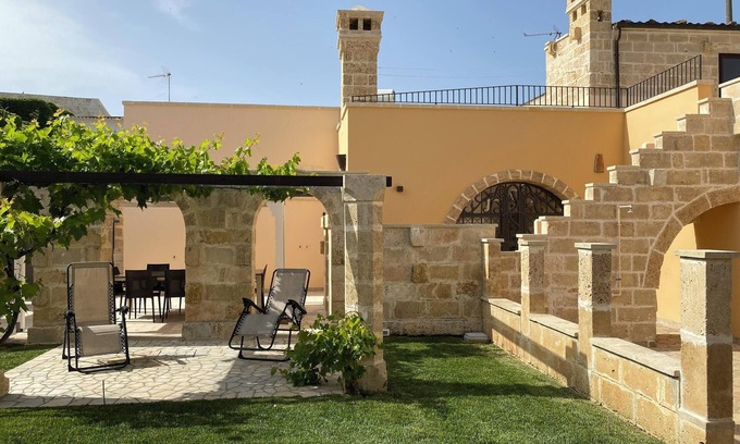Surano Casa | Homerez - Casa en Surano - Chimenea, Jardín