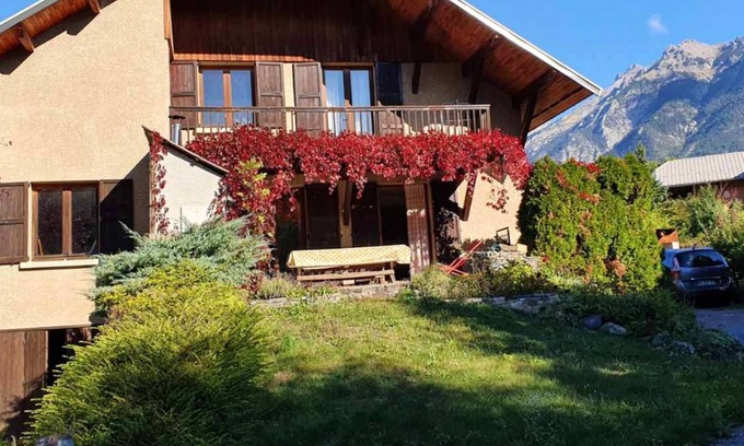 Guillestre Chalet De Esquí | Homerez - Chalet a la montaña para 10 pers. con jardín y terraza en Guillestre
