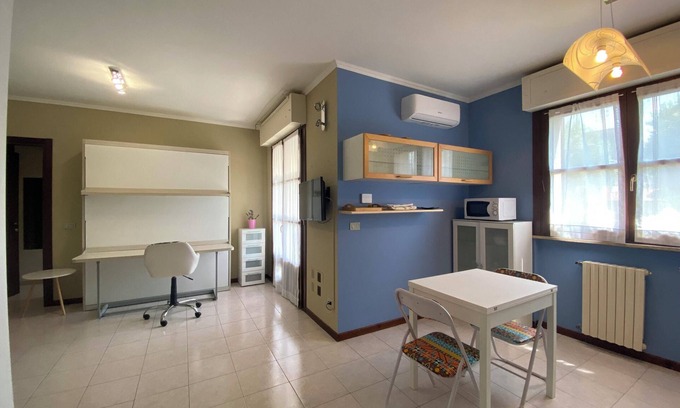 Vercelli Apartamento | Homerez - Apartamento moderno en Vercelli - 50 m² con balcón