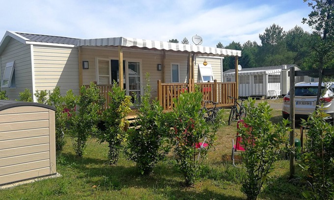 Saint-Julien-en-Born Casa | Homerez - Bonito bungaló a 4 km de la playa para 8 pers. con piscina compartida