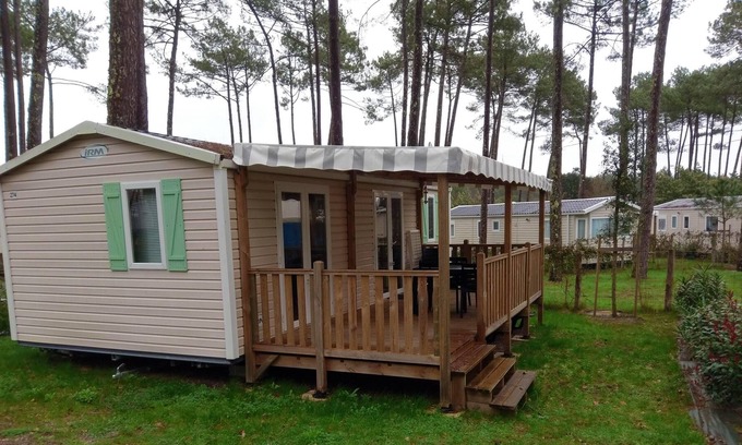 Saint-Julien-en-Born Casa | Homerez - Bonito bungaló a 5 km de la playa para 6 pers. con piscina compartida