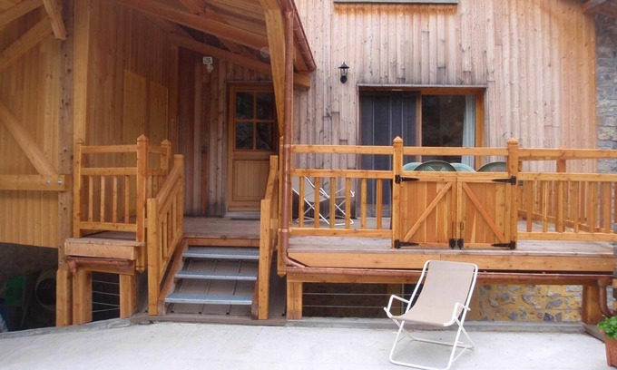 Saint-Crepin Apartamento | Homerez - Bonito apartamento para 6 pers. con terraza en Saint-Crepin