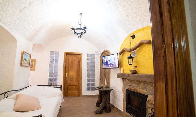 Guadix Apartamento | Homerez - Nice appartement for 4 ppl. with shared pool and terrace at Purullena