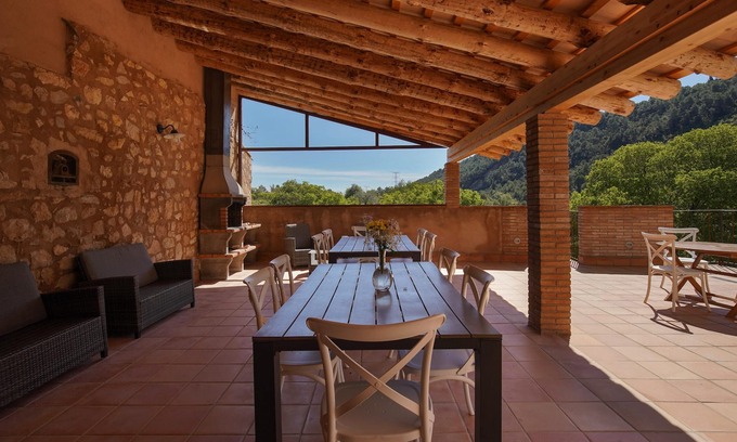 Orpi Apartamento | Homerez - Bonito apartamento para 5 pers. con piscina compartida en Orpí