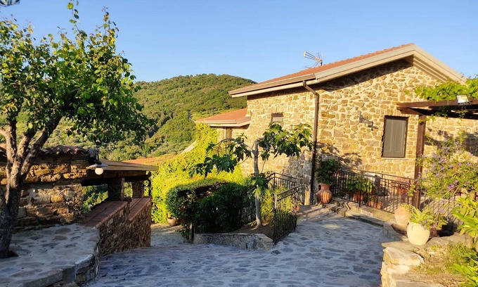 Ogliastro Cilento Apartamento | Homerez - Bonito estudio a 10 km de la playa para 3 pers. en Ogliastro Cilento