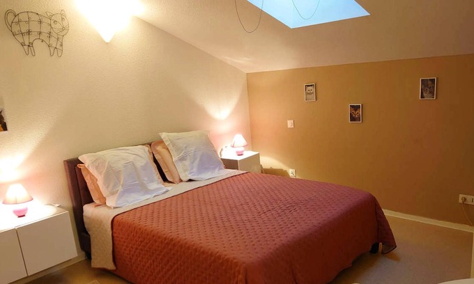 Duravel Apartamento | Homerez - Bonito estudio para 2 pers. con piscina compartida y jardín en Duravel