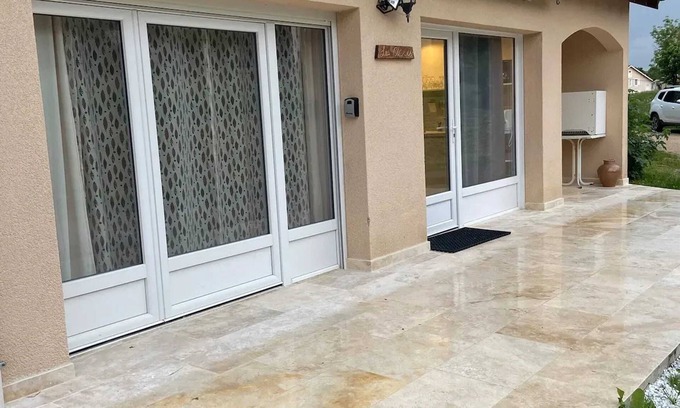Lapte Apartamento | Homerez - Apartamento en Lapte