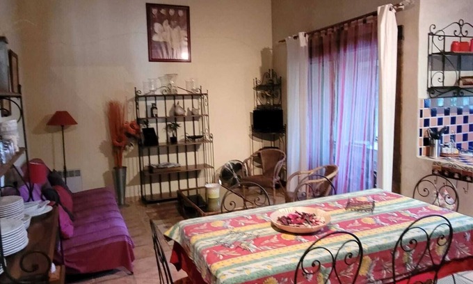 Albaron Apartamento | Homerez - Apartamento en Arles