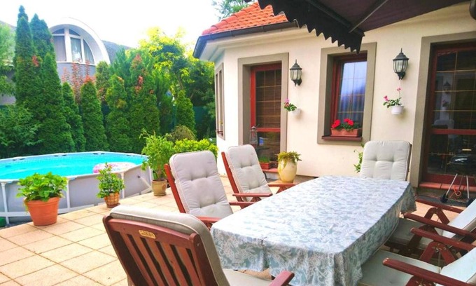 Samorin Casa | Homerez - Espaciosa casa para 6 pers. con terraza en Šamorín