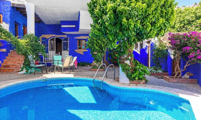 Benaocaz Villa | Homerez - Amplia villa en Benaocaz con vistas a la montaña y piscina