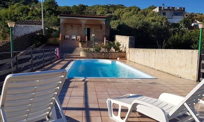 Caccamo Villa | Homerez - Espaciosa villa a 9 km de la playa para 7 pers. con piscina en Caccamo